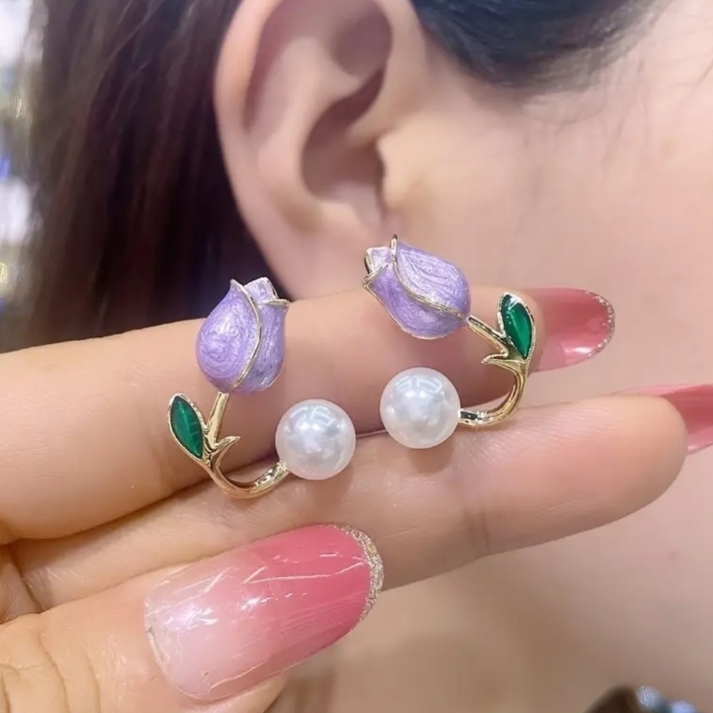 Elegant Flower and Pearl Stud Fashion Earrings